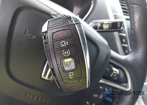 2019 Lincoln Nautilus Standard z USA, uszkodzony, nr VIN 2LMPJ6J90KBL42836